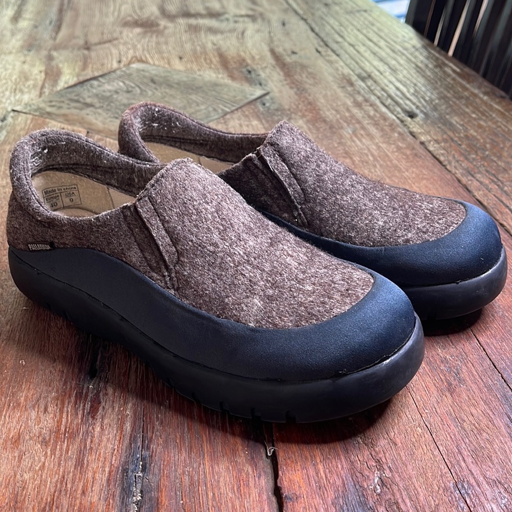 Palladium brand slip-on’s brown/black sz. 9